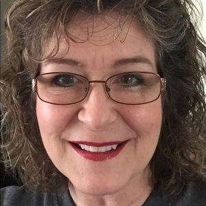 Meet your Posher, Pam